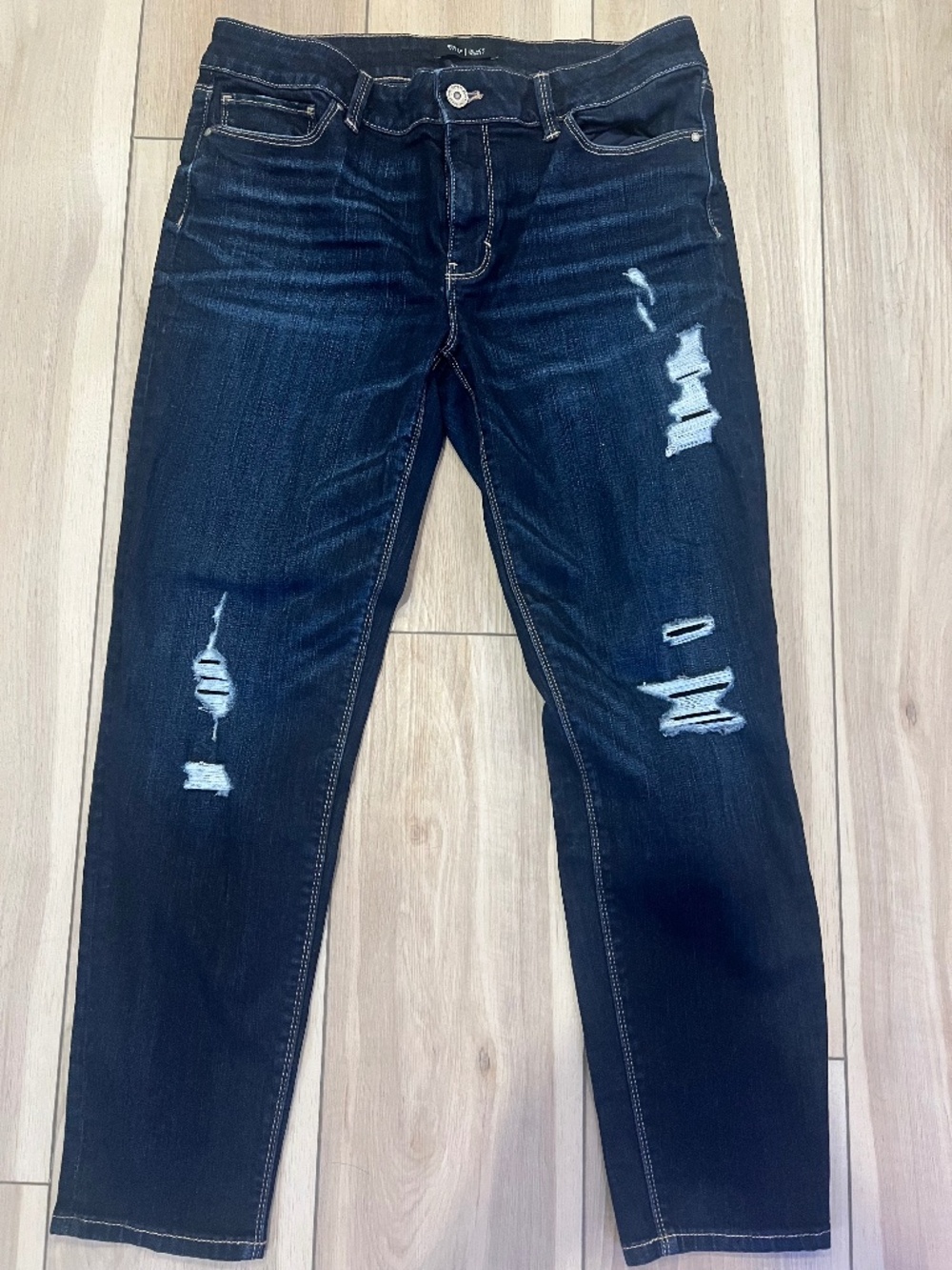 White House Black Market Distressed Crop Jeans Size 8 Dark Wash Stretch Denim